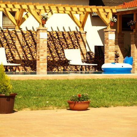 Patkoszeg Vendeghaz Hotel Kaposfo Ngoại thất bức ảnh
