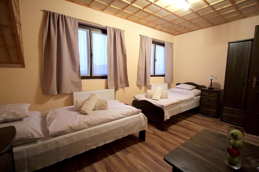 Patkoszeg Vendeghaz Hotel Kaposfo Phòng bức ảnh