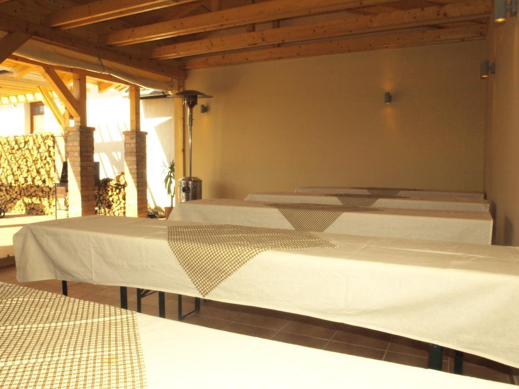 Patkoszeg Vendeghaz Hotel Kaposfo Ngoại thất bức ảnh